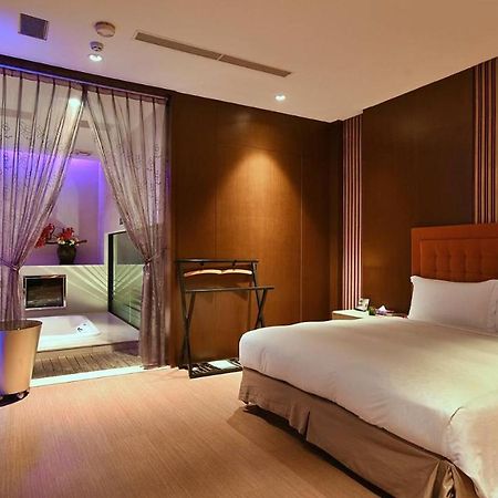 Takao Love Motel Kaohsiung Buitenkant foto