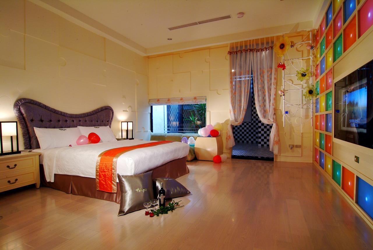 Takao Love Motel Kaohsiung Buitenkant foto